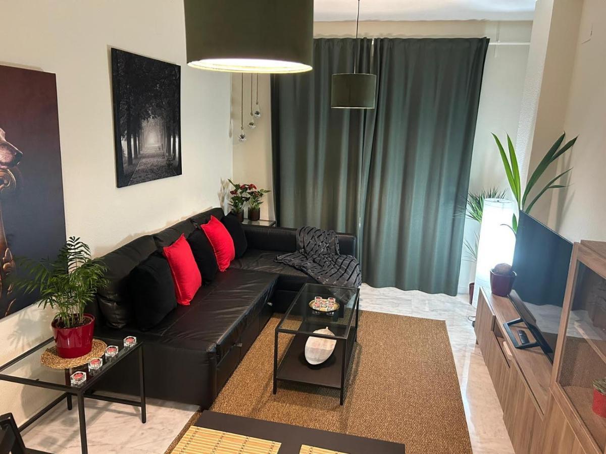 Apartamento Suite Torre Alta Parking Gratis Seville Luaran gambar