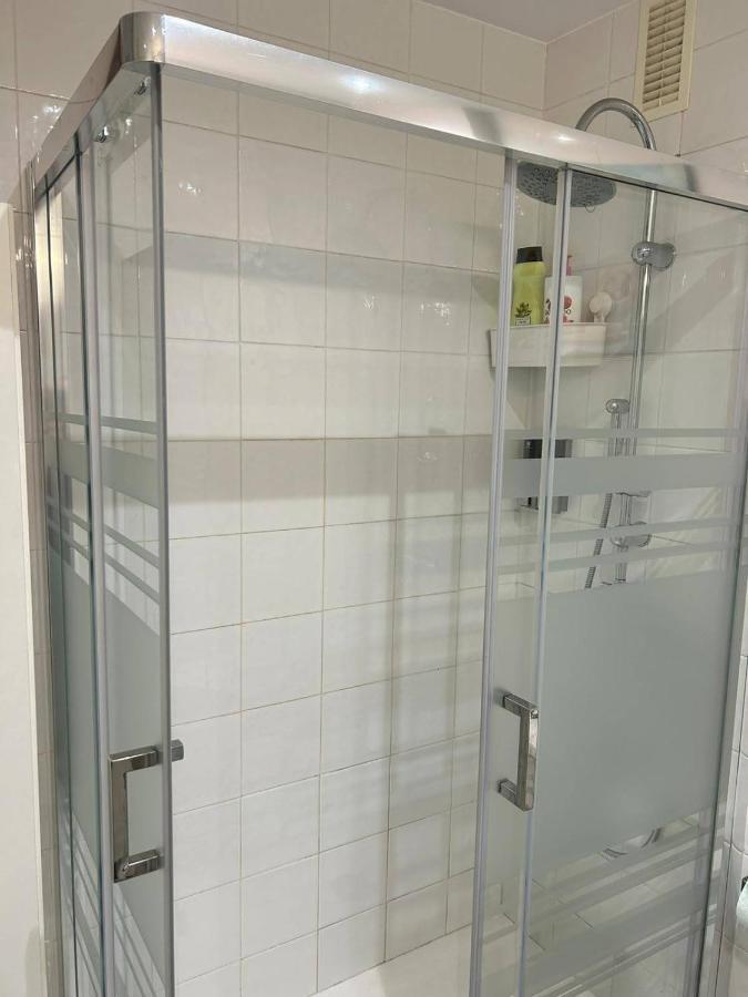 Apartamento Suite Torre Alta Parking Gratis Seville Luaran gambar