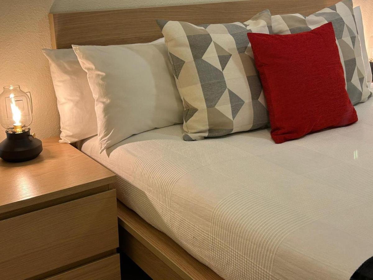Apartamento Suite Torre Alta Parking Gratis Seville Luaran gambar